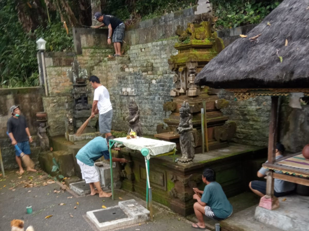 Giat Gotong Royong Krama Lanang Banjar Tegeh, Desa Dalung